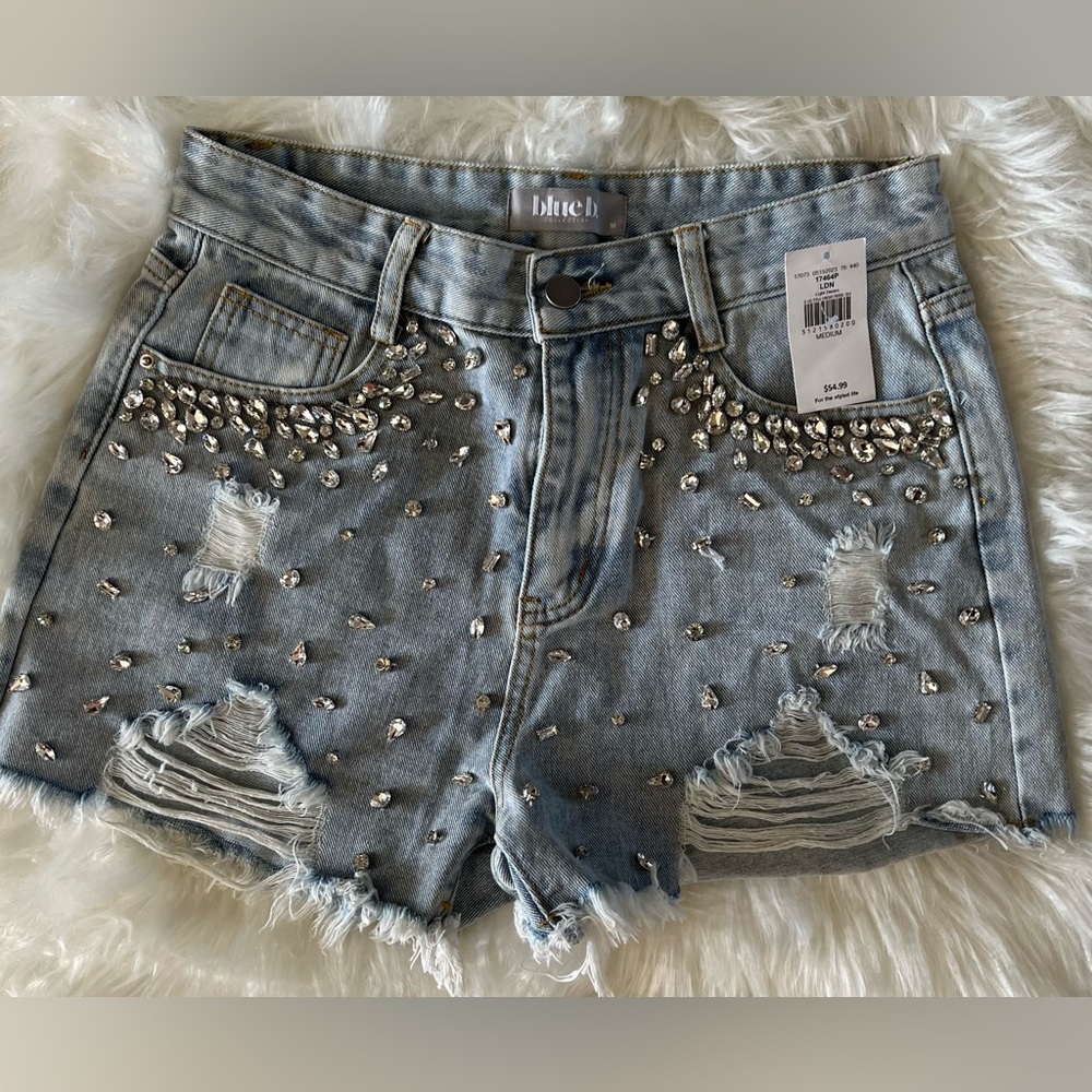 New with tags Buckle Blueb. Rhinestone distressed jean shorts